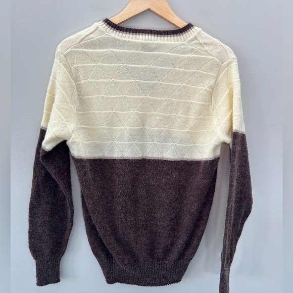 Vintage Preppy V-Neck Unisex Cream Wool Blend 80’s Diamond Knit Pullover - Picture 2 of 5
